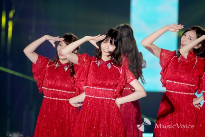 乃木坂46、赤いドレスで華麗に 夏菜「可愛かった」：ガルアワ