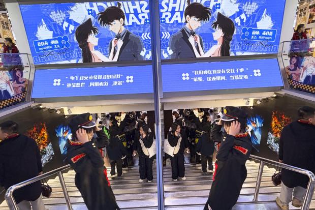 中国で「オタク」市場が急拡大 日本のキャラ人気は衰えず、店に行列