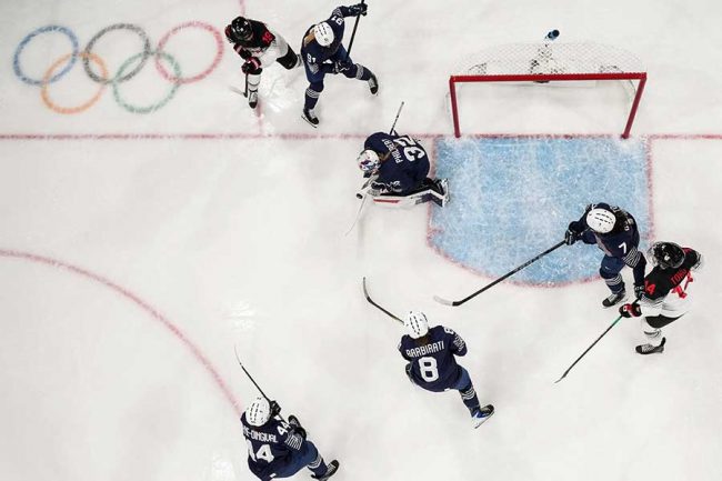アイスホッケー、初戦を戦う日本とフランス【写真：ロイター】
