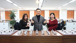 �͵��饤�С����ڹ񡦥�����Ρ�KUNDAL���ܼҤ����������󥰥��顼����̩�ȡȹ��ɤؤΤ�����������♡