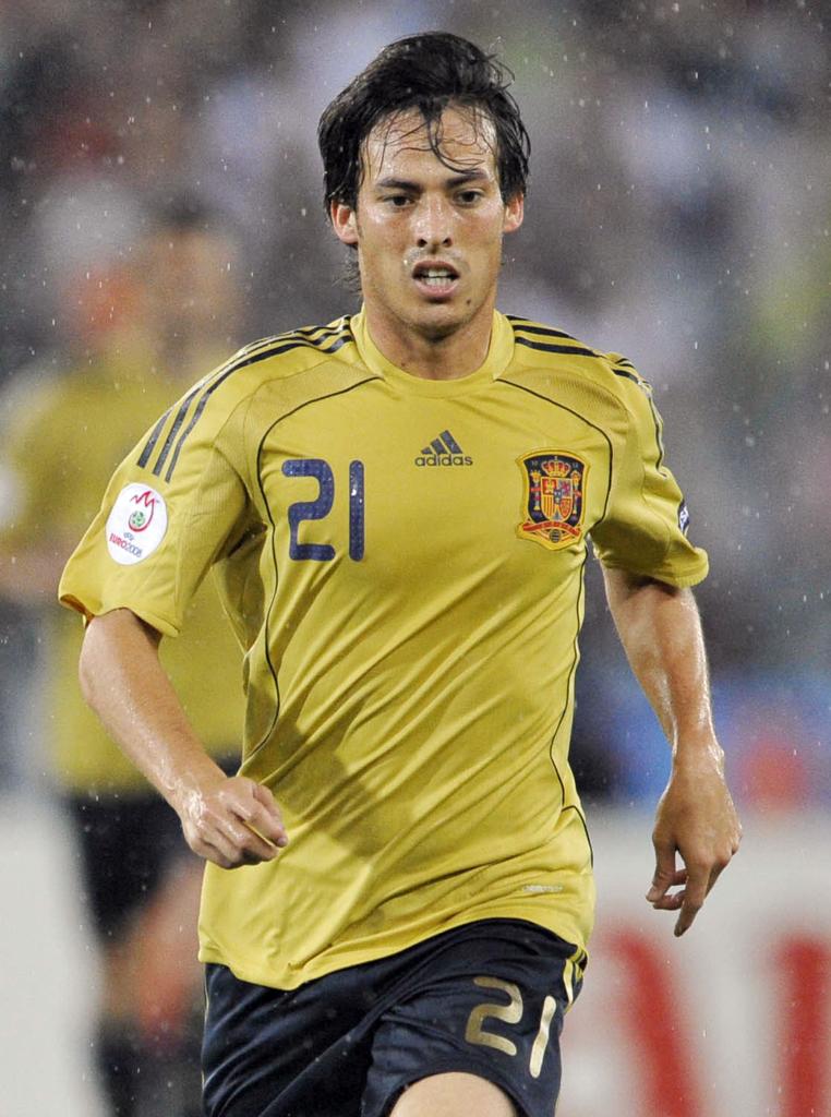 ヨーロッパ最強！光り輝く「黄金色のユニフォーム」5選 - ライブドア