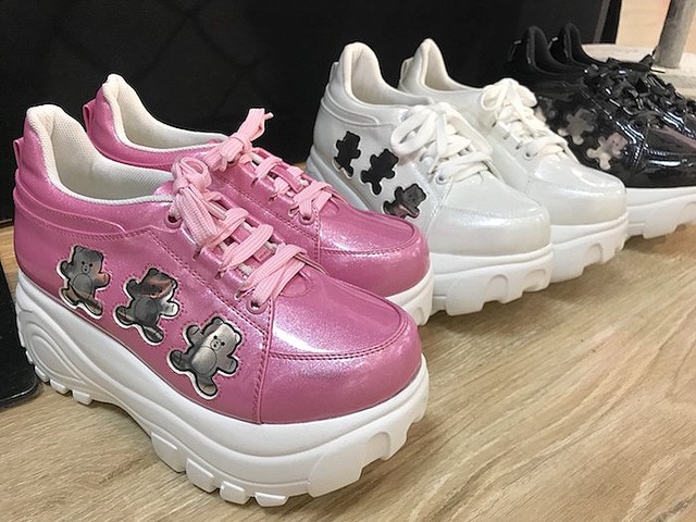 カジュアルとガーリーどっちが好み 異なる2つのテーマで作る Ank Rouge の世界観 Peachy ライブドアニュース