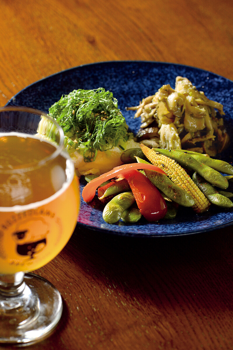 自家醸造のビールとおいしい料理で乾杯「おとなの週末」がおすすめする店