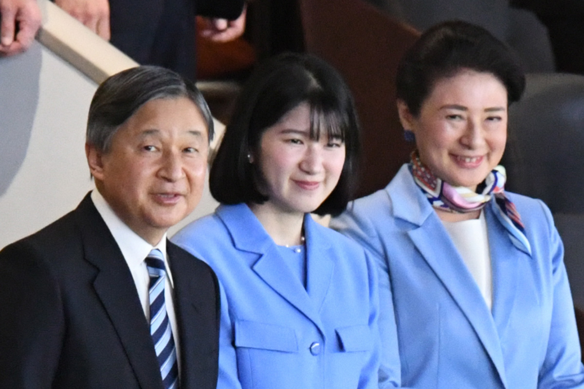 WBCを観戦される天皇ご一家(写真:JMPA・2026年3月8日)