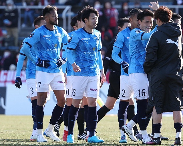 横浜FCに在籍5年目の伊藤。J1残留のために「戦えるだけじゃダメ。勝点を取らないと」と力をこめる。写真:滝川敏之