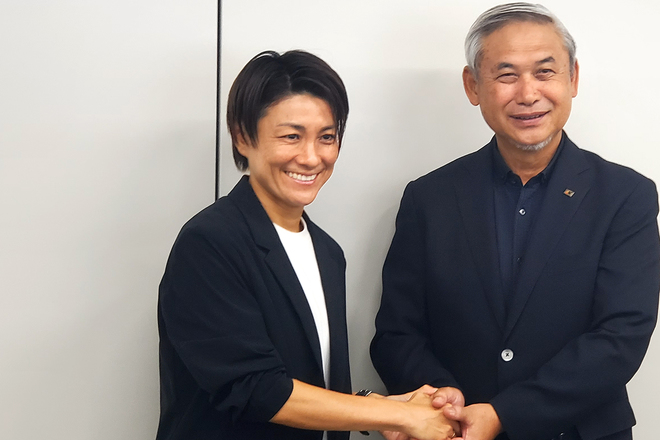 女性初のロールモデルコーチに就任した近賀氏。(C)SOCCER DIGEST