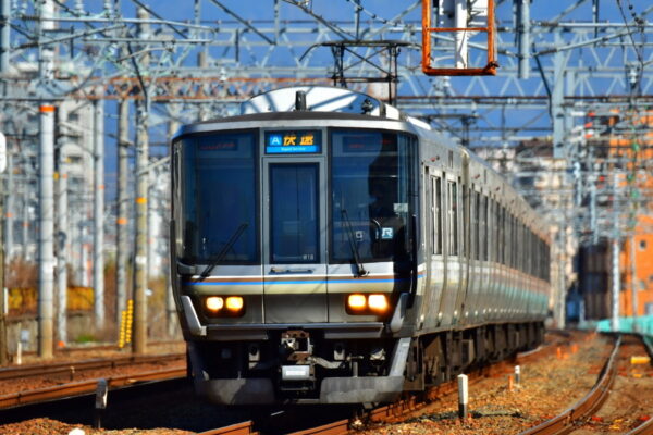 JR西日本の223系電車（画像：写真AC）