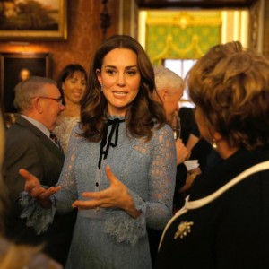 �Τ����ޤϼ����Τޤޡʲ����ϡ�Kensington Palace��2017ǯ10��11����Instagram��The Duchess of Cambridge also met guests, many of whom have been working in the mental health sector for years.�ס٤Υ����꡼�󥷥�åȡ�