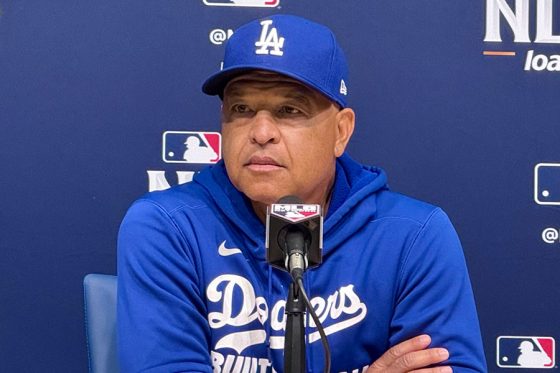 試合前日の会見に出席したドジャースのデーブ・ロバーツ監督【写真:小谷真弥】