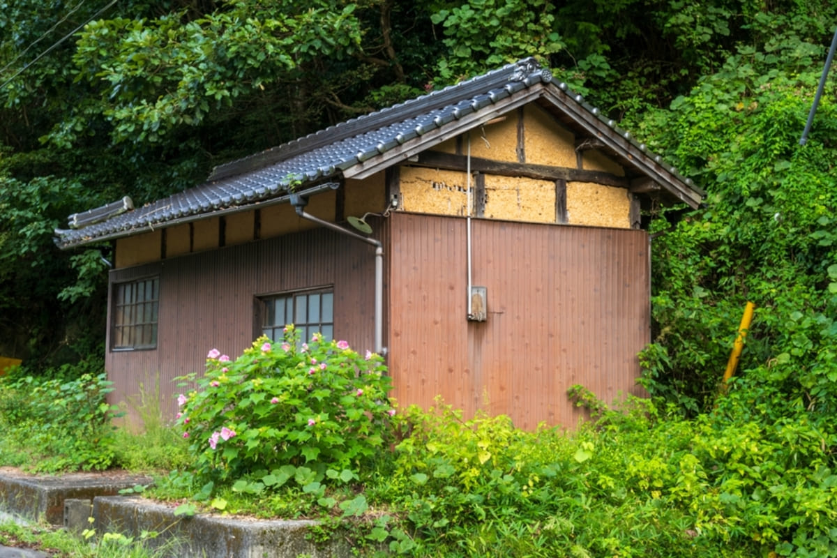 相続した実家を放置すると固定資産税が6倍になる仕組みと対策