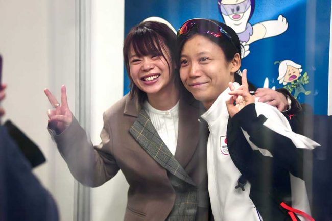 高木菜那さん（左）【写真：スポーツ報知/アフロ】