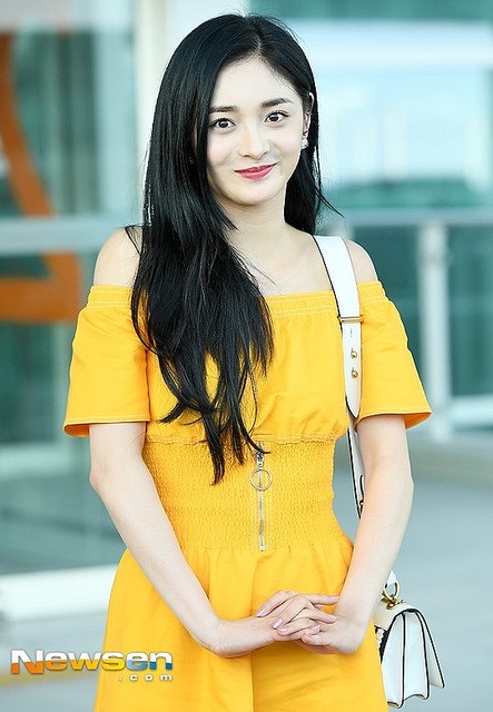 PRISTIN トレカ ウヌ ギョルギョン キョルギョン PRISTIN V 青春という