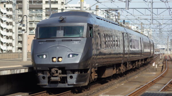 787系（画像：写真AC）