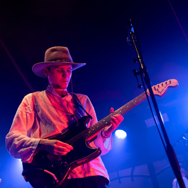 ブラック・ミディ創設メンバーが死去 26歳の若さで メンタルヘルスの