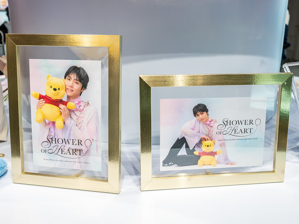 羽生結弦さんの衣装展示とグッズが並ぶ！SHIBUYA TSUTAYA「SHOWER OF HEART – かがやくひかりのプレゼント -」