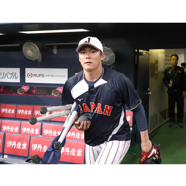 2日にチームに合流した山本由伸（Ｃ）日刊ゲンダイ