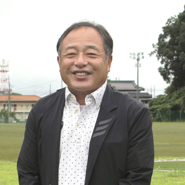 多くのプロ選手を送り出した名門大学だったのに…（流通経大サッカー部の中野雄二監督）／（Ｃ）共同通信社