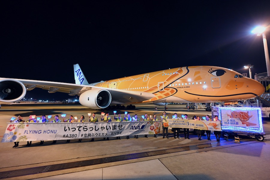 ANA、オレンジ色の「FLYING HONU」3号機デビュー 受領から空白の