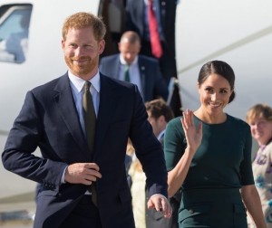 ヘンリー王子とメーガン妃が米テキサス州オースティンへ。現地時間7日、夫妻が初デートに関連するレストランでディナーを楽しむ姿が目撃された(『The Prince and Princess of Wales Instagram「The Duke and Duchess of Sussex arrive in Dublin for their first official visit to Ireland」』より)