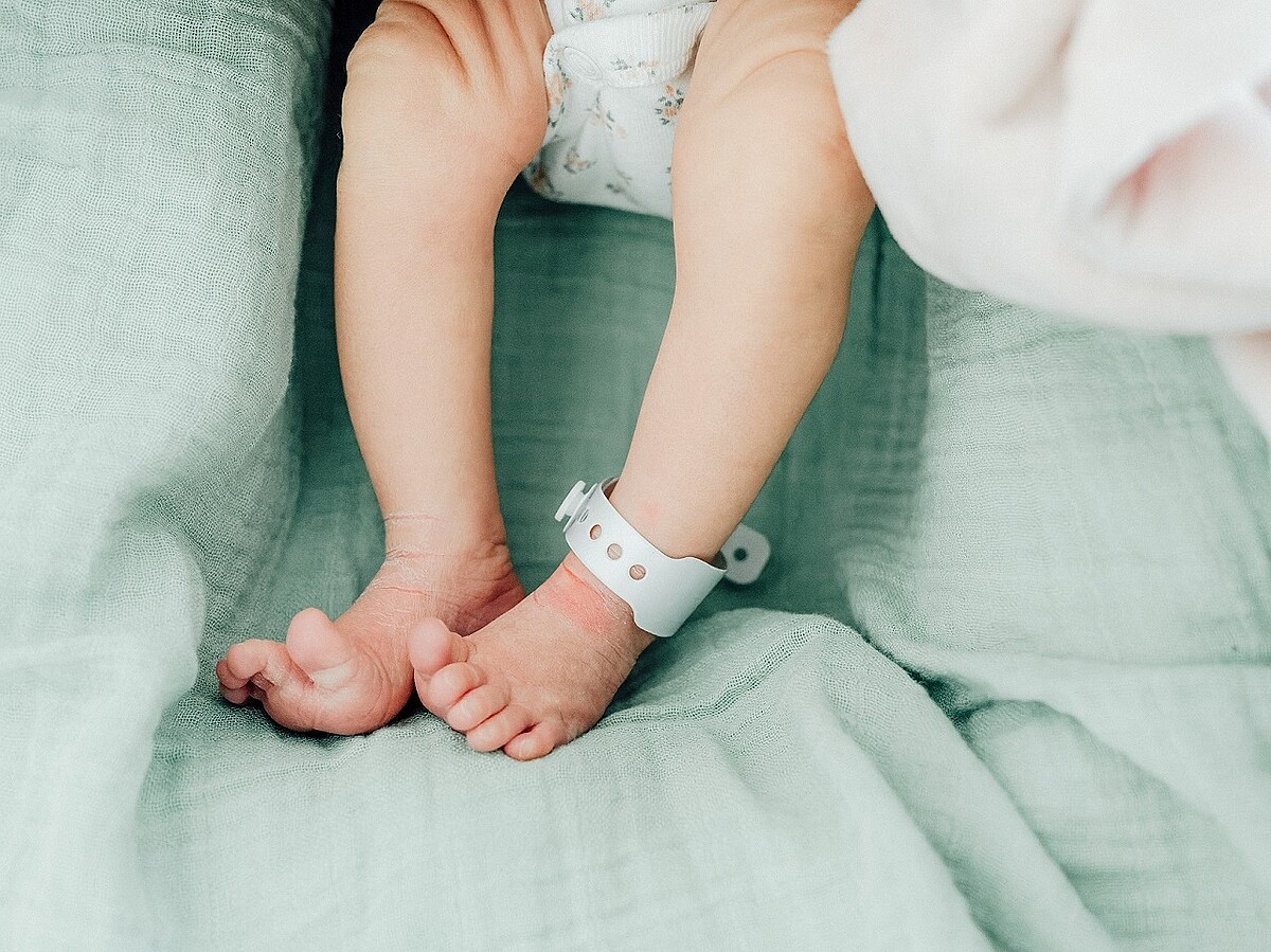 生後1歳8カ月の娘を“放置”で虐待致死か　生活保護の20代シングルマザーに拘束令状「栄養状態が極めて不良」【韓国】