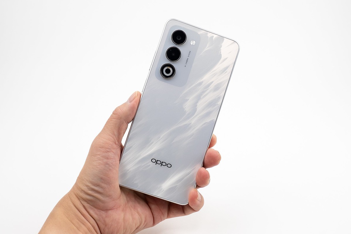 OPPO A5 5G」レビュー、6.7インチ大画面と約6000mAhバッテリー搭載で3