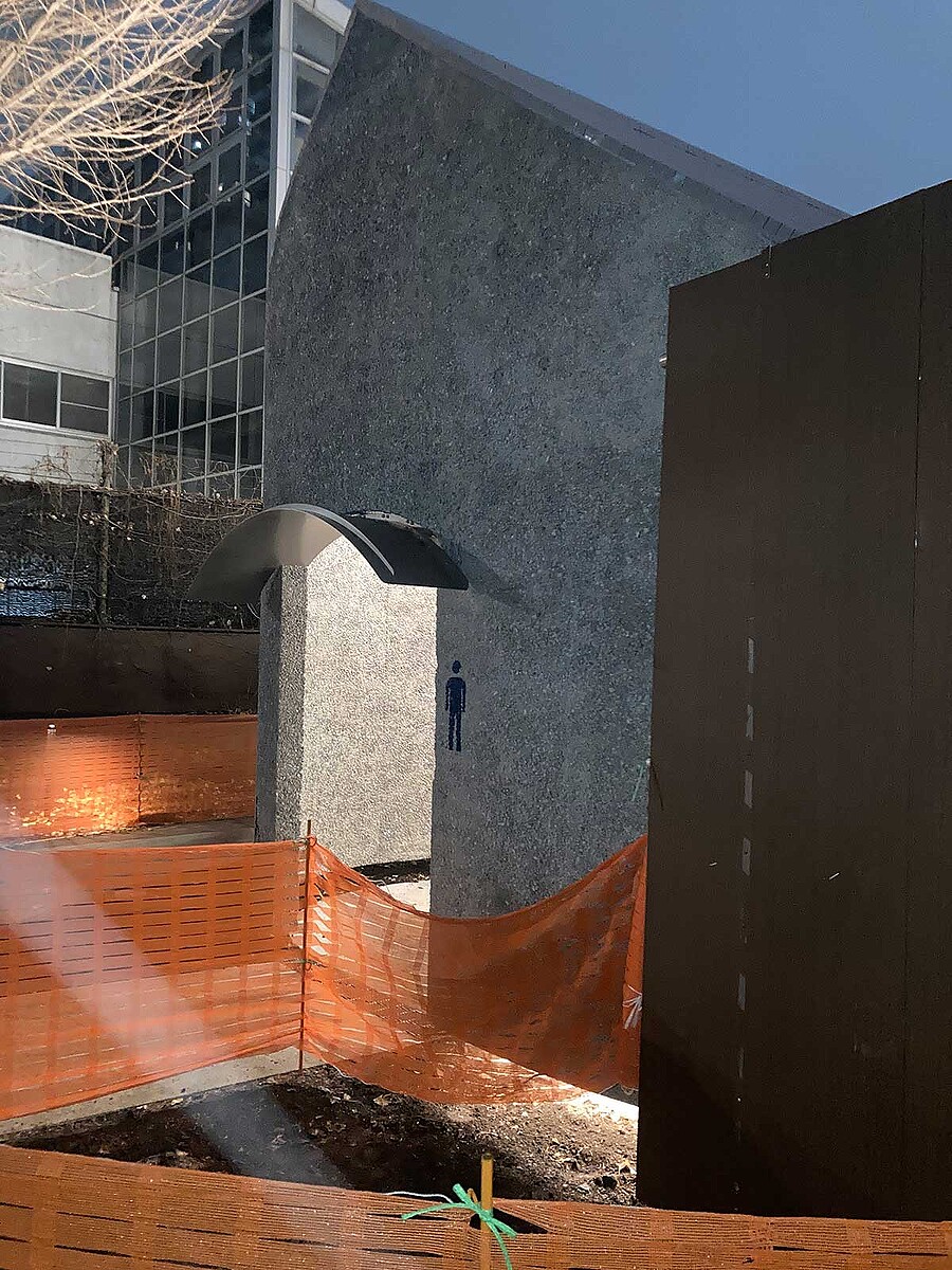 「男女の仕切りがない」上野公園に新設された公衆トイレが物議