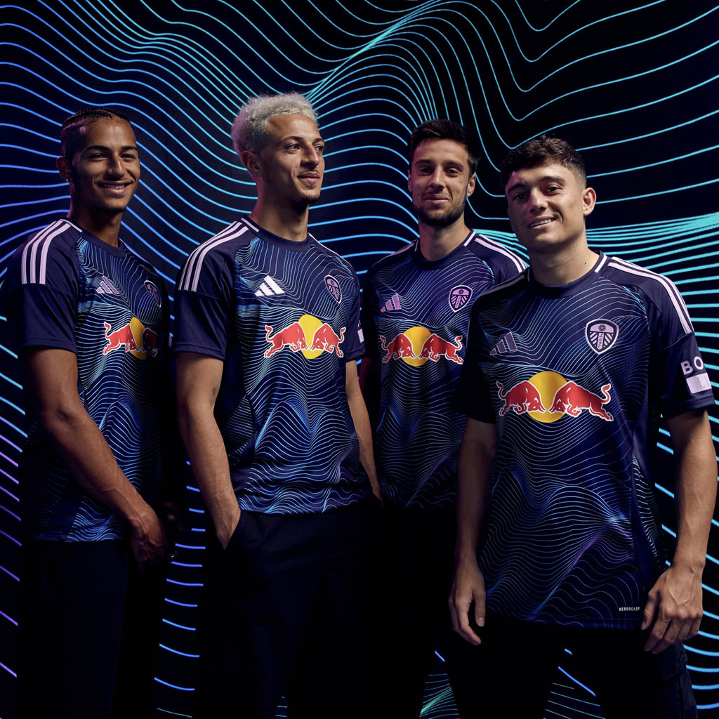 レッドブルが話題！リーズ・ユナイテッドが新サードユニフォームを発表