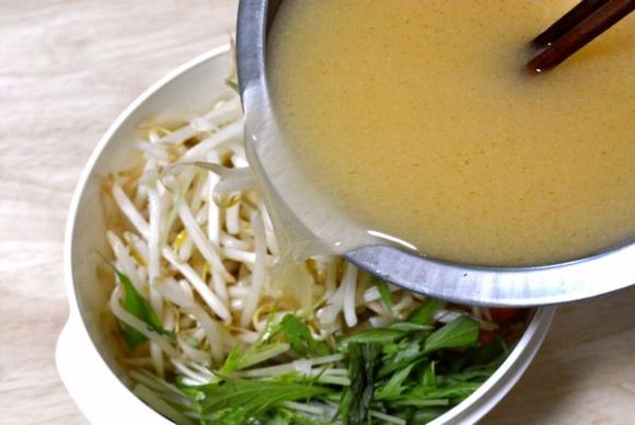 ダイソーの電子レンジ用ラーメン丼ぶりが話題 1人鍋 に最適なアイテム ライブドアニュース