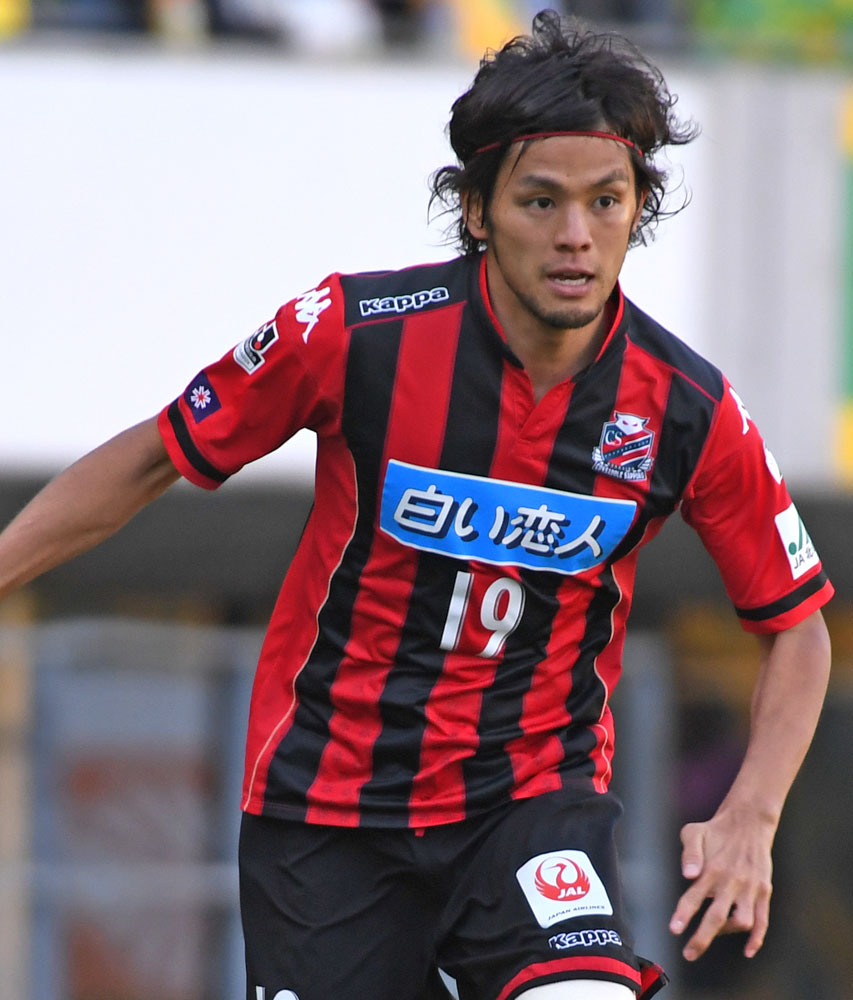 サッカー界最強の「赤黒ストライプ」ユニフォームを着る5チーム