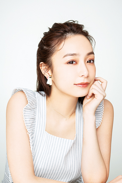 その塗り方だとムラに 日焼け止めの正しい塗り方 使用量を美容皮膚科医が解説 宇垣美里とチェック Peachy ライブドアニュース