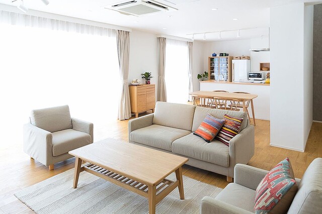 美しいソファ -  5人乗り!!（ベージュ） 美しいソファ - 5人乗り!!（ベージュ） 美しいソファ - 5人乗り