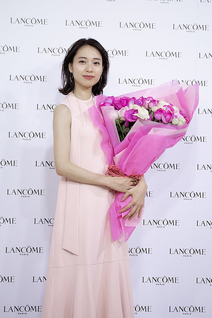 ランコム が六本木ヒルズで期間限定イベント開催 ブランドミューズの戸田恵梨香が春の装いで発表会に登場 ライブドアニュース