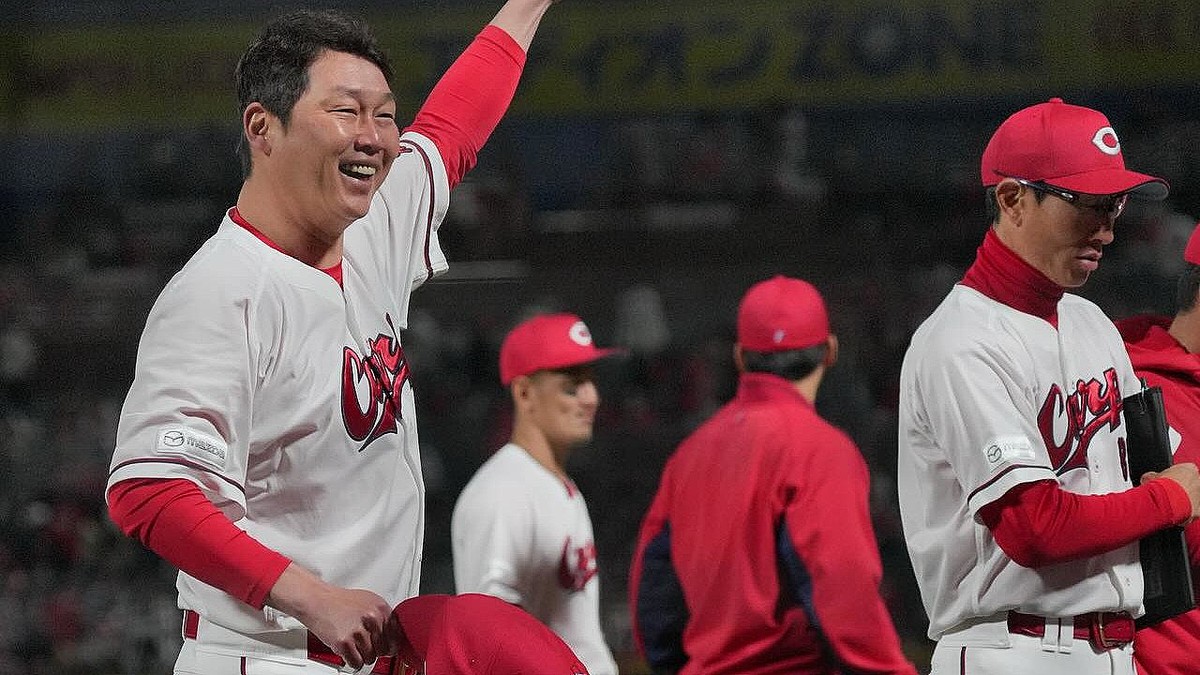 新井貴浩監督の公式インスタグラムより