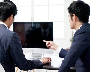 「外出も難しい状態」と休職も…新入社員のSNS投稿に社内騒然