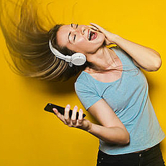 エンヤやモーツァルト 心理学者も認める 不安やストレスを軽減できる曲 ライブドアニュース エンヤやモーツァルト 心理学者も認める 不安やストレスを軽減できる曲 ライブドアニュース