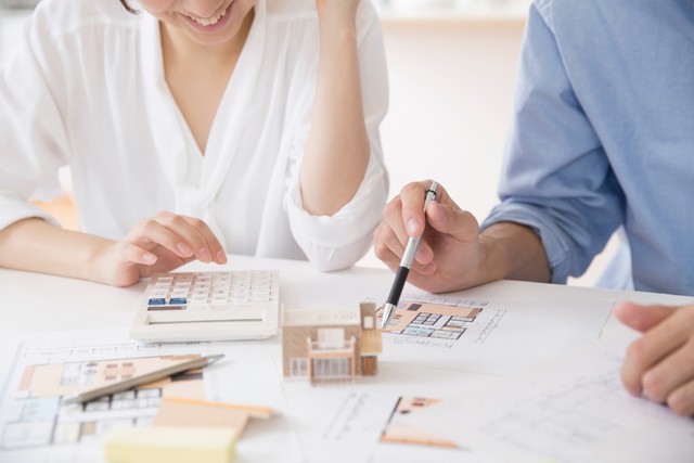 注文住宅購入者の平均世帯年収と家の予算はいくら？　※画像はイメージです（kazoka303030/stock.adobe.com）