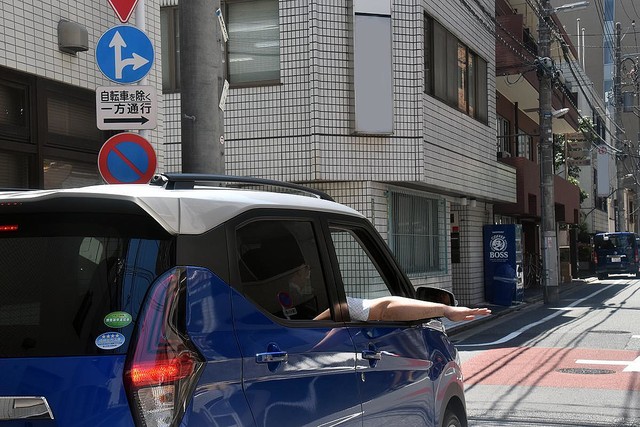 飛び出す棒の「アポロ」に流れるウインカーの先駆け「ハミング」も