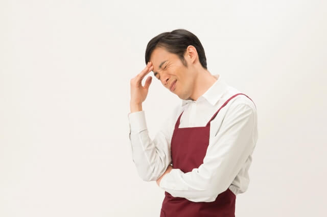 接客業で名札プレートを付ける必要はあるのか 珍しい名字で変な客に絡まれる 偽名でいい という声も ライブドアニュース