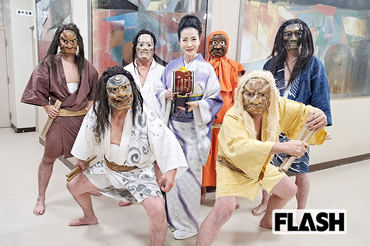 御陣乗太鼓保存会の皆さん、坂本冬美