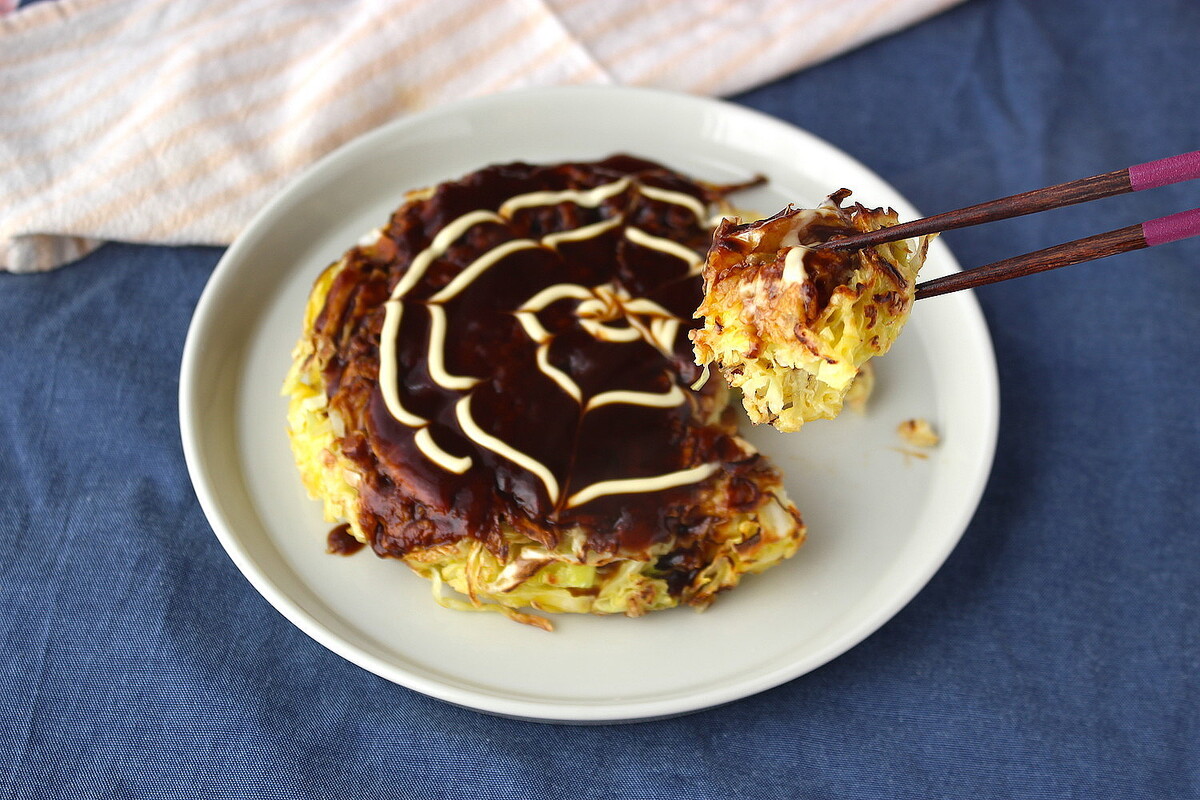 簡単に作れて栄養たっぷり ひと皿で満足する味わいのキャベツ焼き