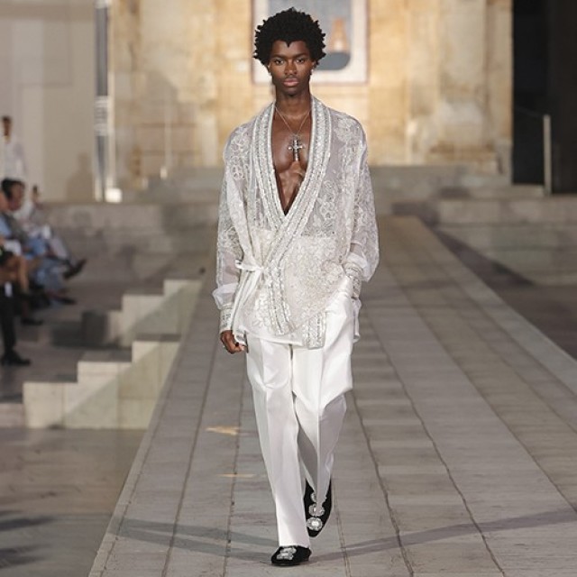 ルック】ドルチェ&ガッバーナが南イタリア・オストゥーニでアルタ