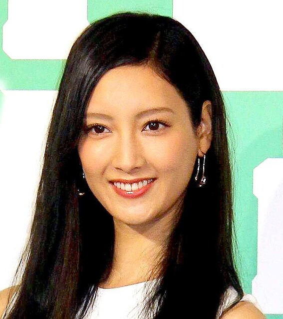 菜々緒、黒ビキニショットを公開「お美しい」「想像を絶するほどの美ボディ」と絶賛の嵐 ライブドアニュース