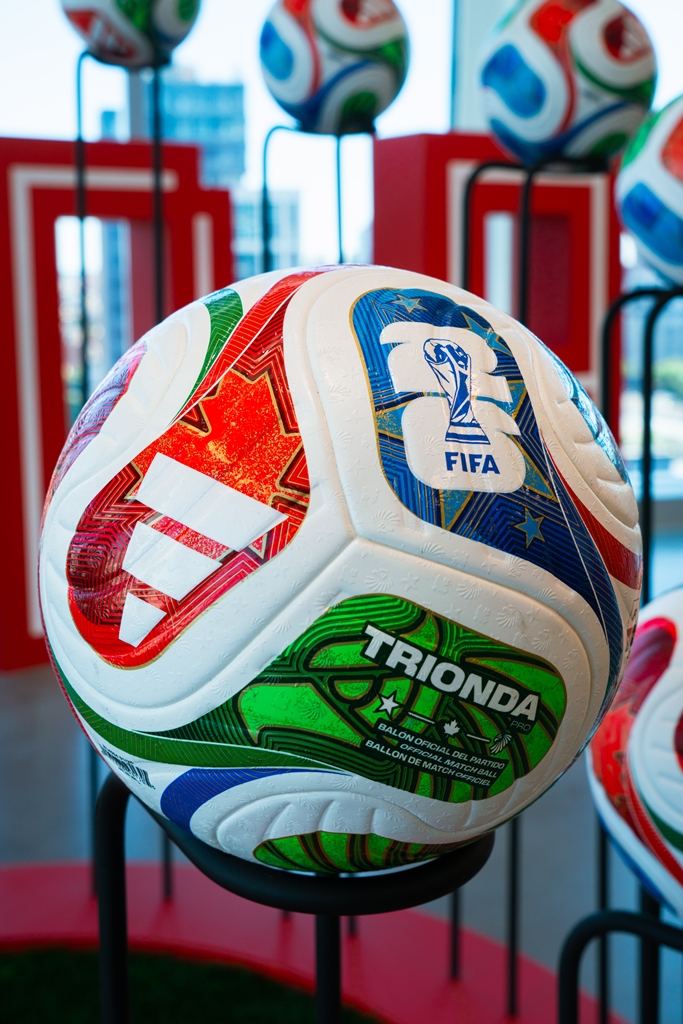 ワールドカップブラジル大会公式球 2026年W杯公式試合球『トリオンダ』について元ブラジル代表カフー氏