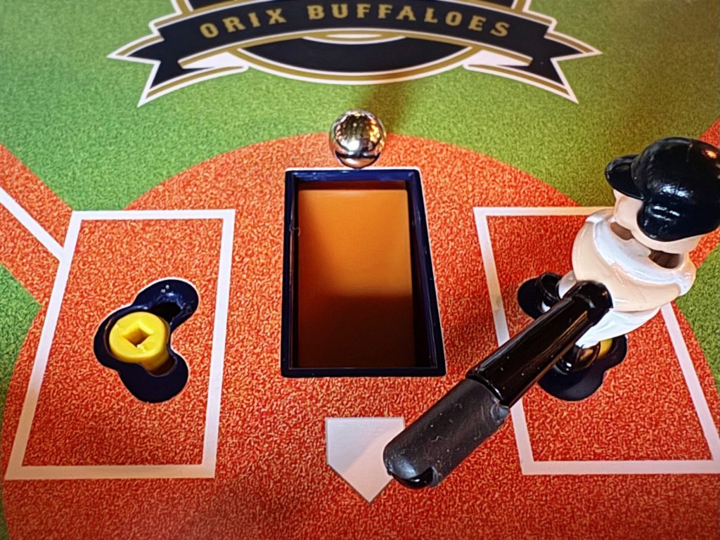 「消える魔球」か「フォークボール」か…野球盤ゲームを囲んで大の大人が論争