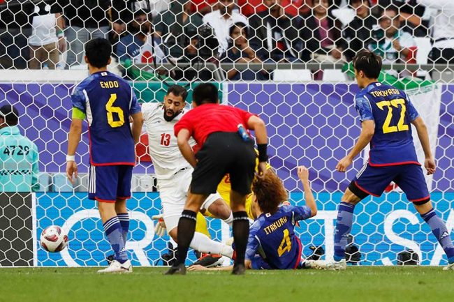 日本代表が8強敗退となったイラン戦【写真:ロイター】