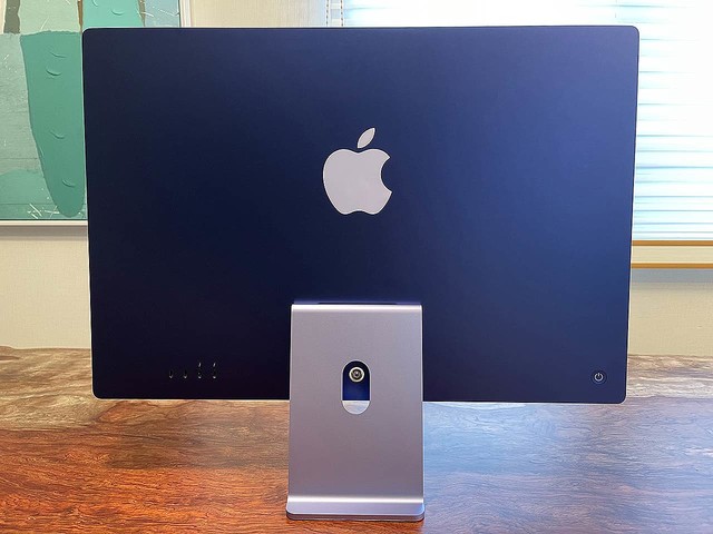 新iMac パープル先行動画レビュー。周辺機器まで統一されたカラー