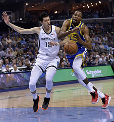 渡邊雄太がｎｂａで生きる道 今季で自信は得た 来季の課題も明確だ ライブドアニュース