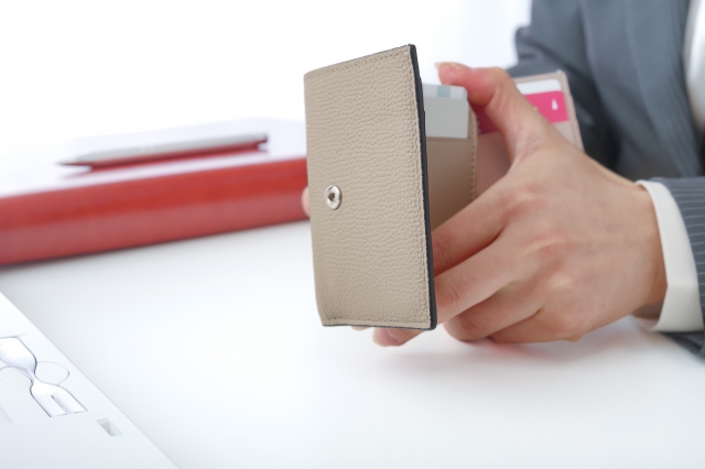 ����19���塢����ǻҰ�ƤϤĤ餤����ǯ��400������Сġġפ�20������