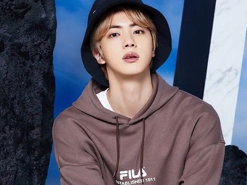 恋に落ちた…」BTSのJIN、FILA最新ビジュアルの“美男子ぶり”に世界が