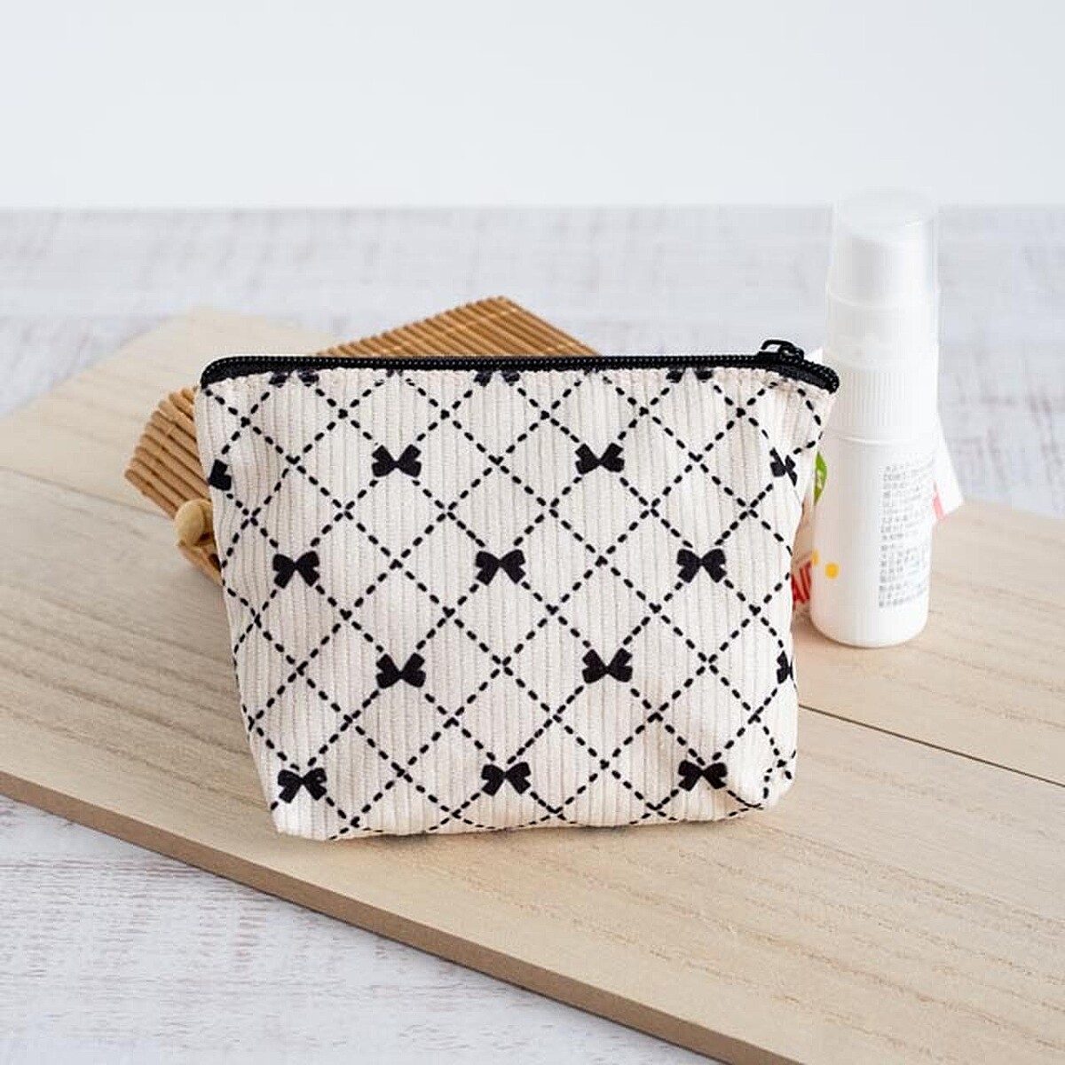 セリア】がセンス良すぎーーッ！ バッグに忍ばせたい♡「110円ポーチ